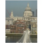 footbridgetostpaul02.jpg